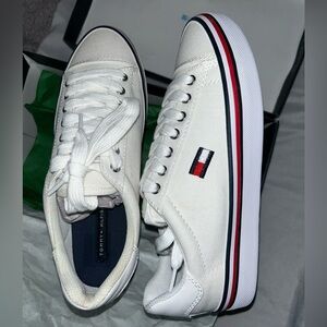 I am selling these Tommy Hilfiger Fressian White Multi Fabric shoes!